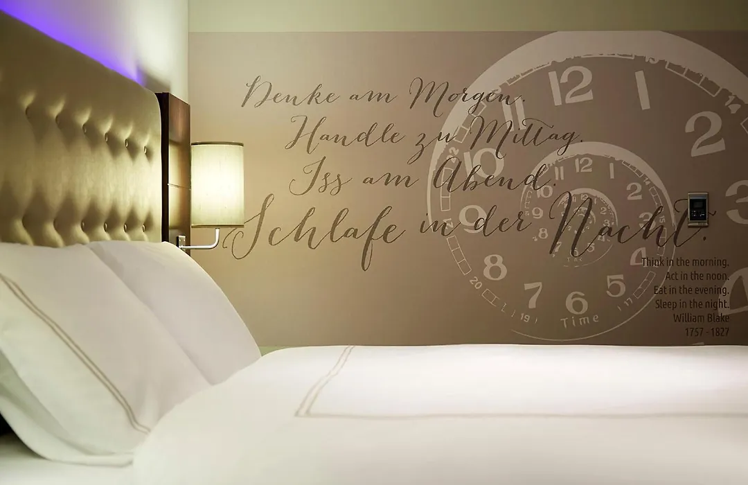 Premier Inn Stuttgart City Centre-1
